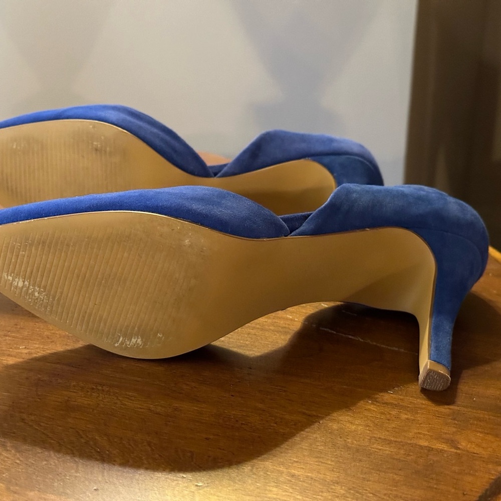 Nine West blue suede heels. Gently worn. Size 9.5 - Picture 4 of 5